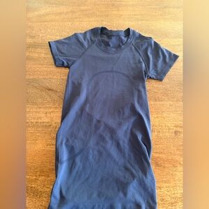 Lululemon Navy Blue Short Sleeve Swiftly hip length